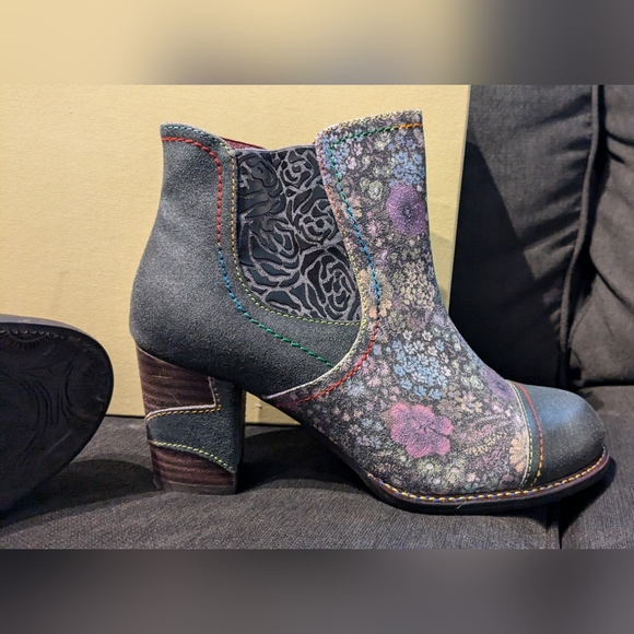 L'ARTISTE Melvina Bootie Women's size 8.5 US 39 UE - Picture 5 of 10